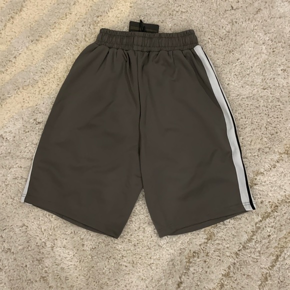 Palm Angels Grey & White Striped Track Print Logo Shorts Men’s Sizes S, M, L - Picture 2 of 2